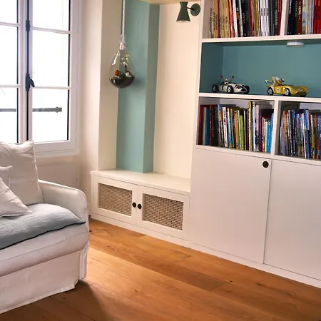 Beautiful View On Garden And Paris Eiffel Tower Near Transport Paris * Meudon